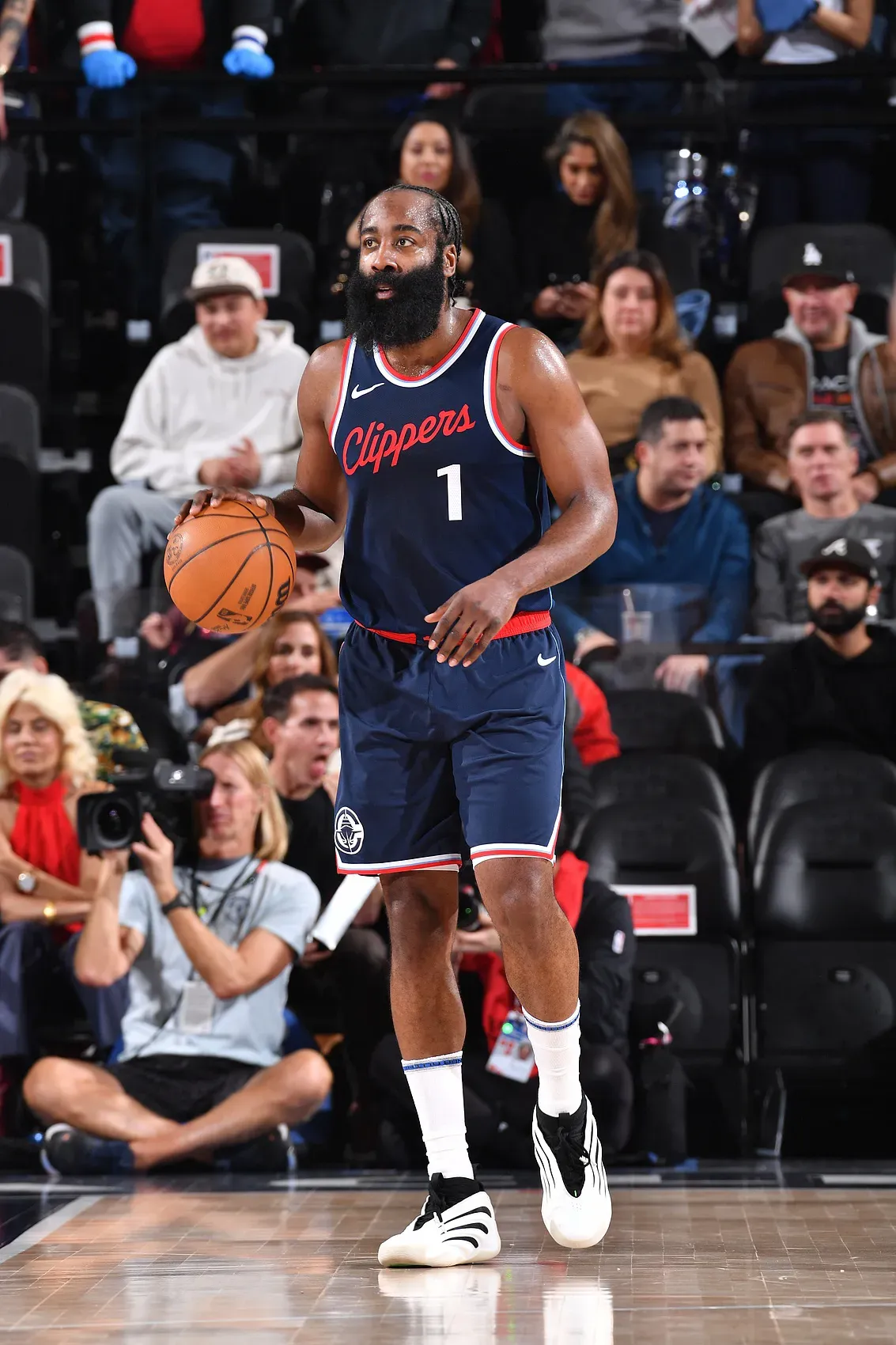 九游体育官网-哈登在皇家马德里比赛中高光表现，高光表现引发热议！的简单介绍-九游体育官网